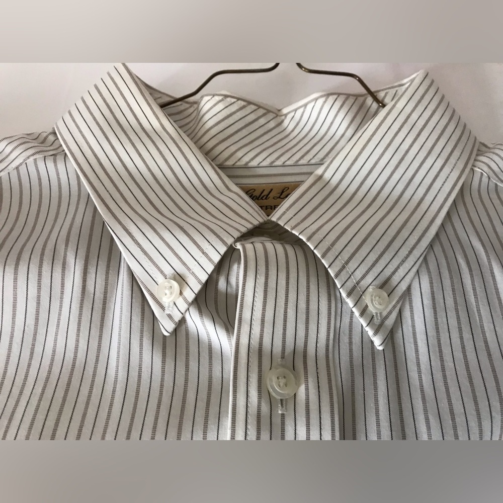 EUC Large Gold Label Roundtree & Yorke No Iron Button Down Shirt